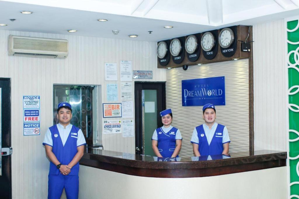 Hotel Dream World Araneta Cubao Кесон Сити Екстериор снимка