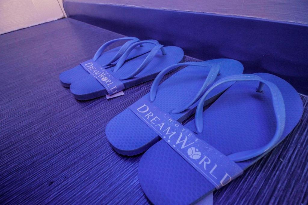 Hotel Dream World Araneta Cubao Кесон Сити Екстериор снимка